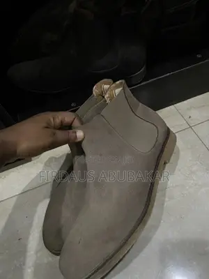 Size 41 Chelsea Shoes Worn Twice From Canada