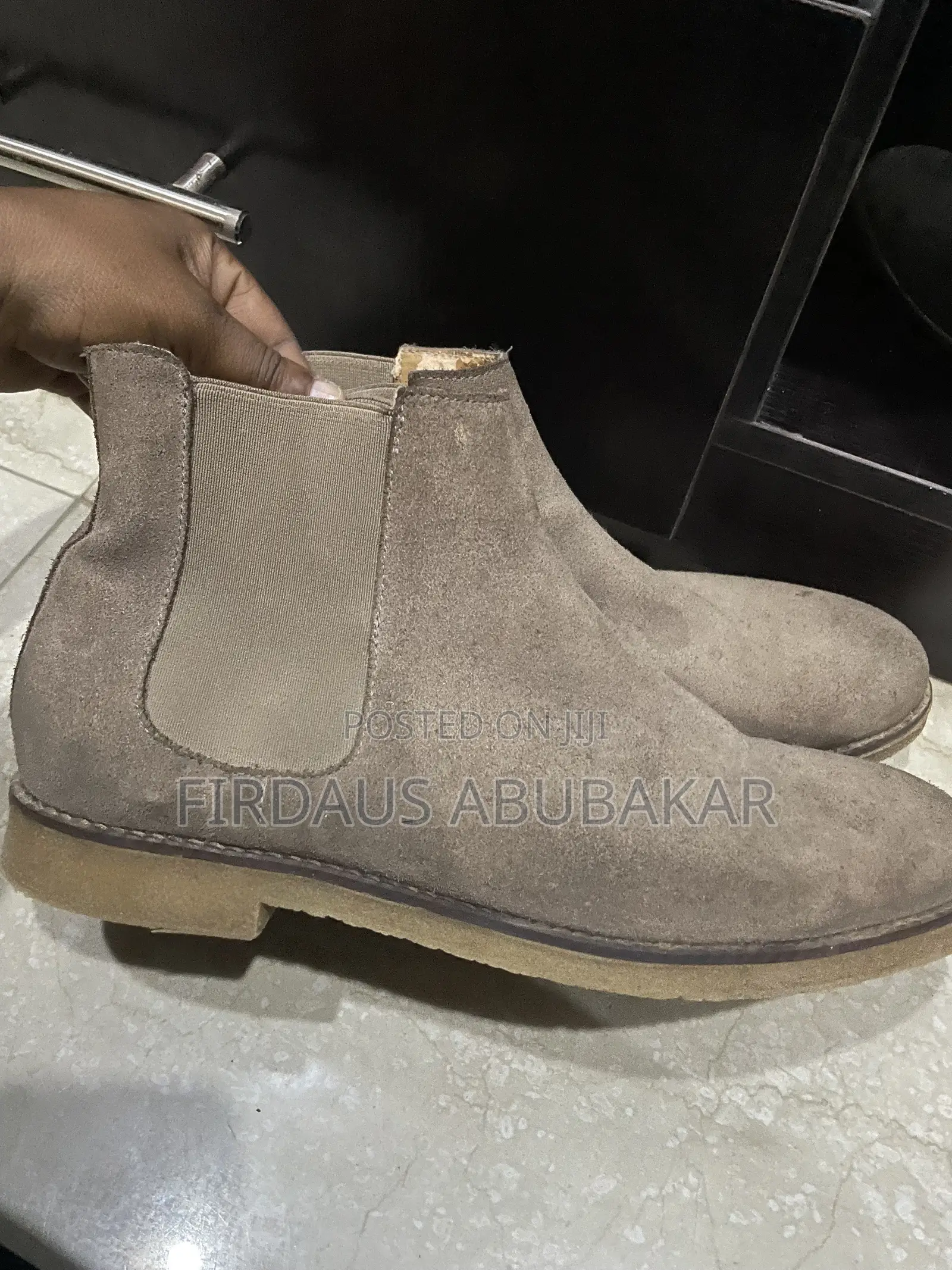 Size 41 Chelsea Shoes Worn Twice From Canada