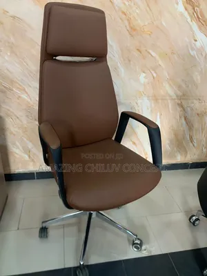 Modern Executive Office Chair – Premium Leather .