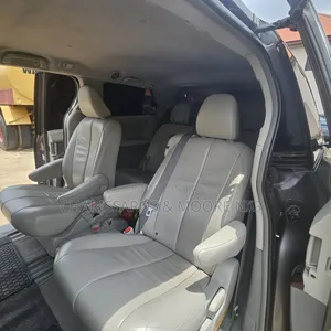 Toyota Sienna 7 Passenger 2011 Gray