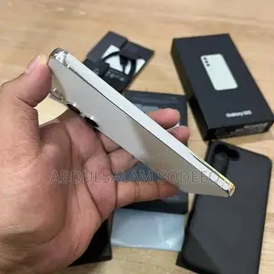 New Samsung Galaxy S23 256 GB Silver