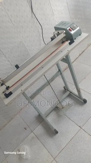 Sealing and Cutting Machine