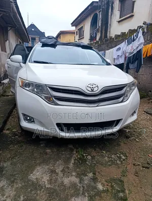 Toyota Venza V6 AWD 2010 White