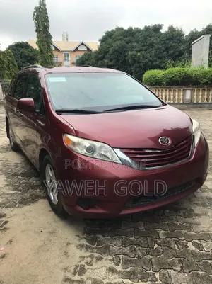 Toyota Sienna LE 8-Passenger 4dr Minivan (3.5L 6cyl 6A) 2015 Brown