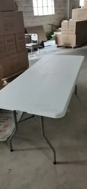 6ft Rectangular Table by 10steaters