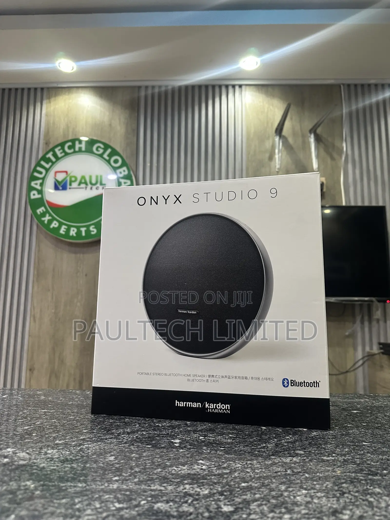 Onyx Studio 9