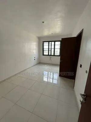 2bdrm Maisonette in Lekki Phase 1 for rent