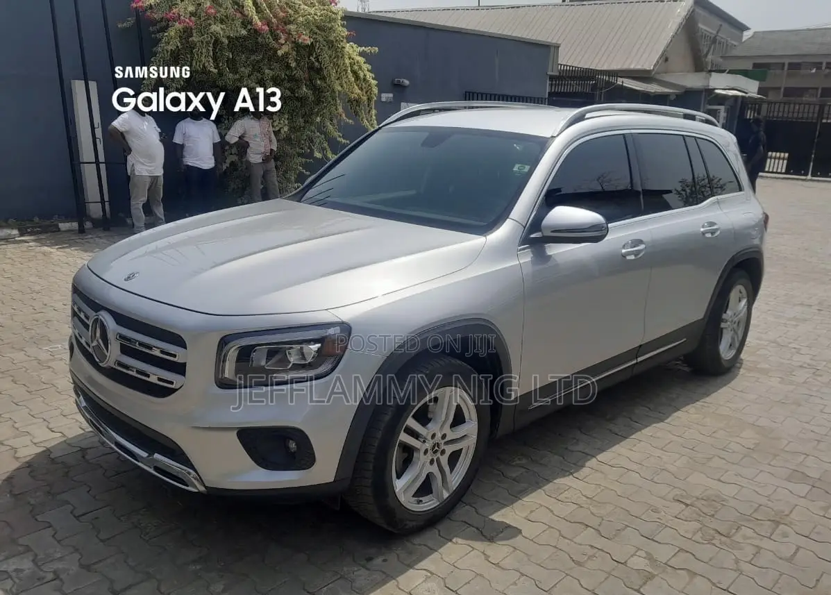 Mercedes-Benz GLB-Class GLB 250 4MATIC 2020 Silver