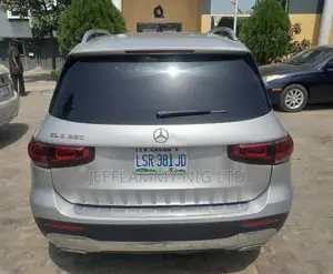 Mercedes-Benz GLB-Class GLB 250 4MATIC 2020 Silver