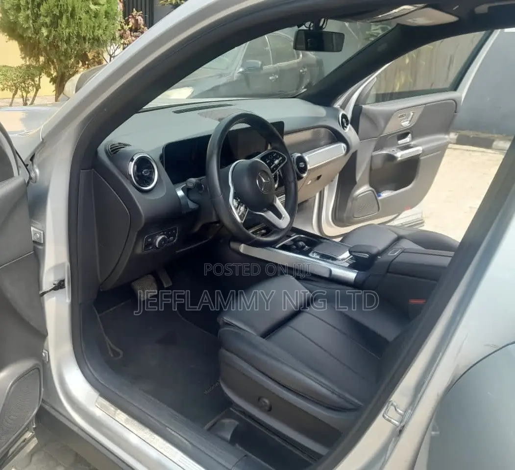 Mercedes-Benz GLB-Class GLB 250 4MATIC 2020 Silver