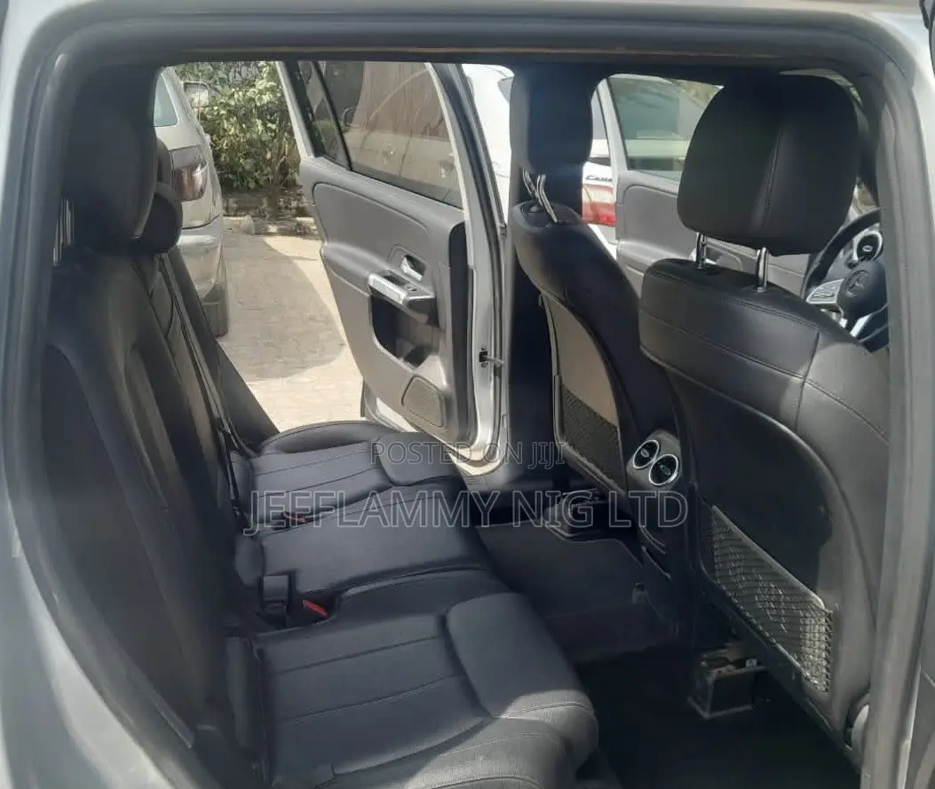 Mercedes-Benz GLB-Class GLB 250 4MATIC 2020 Silver