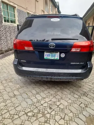 Toyota Sienna 2005 Blue