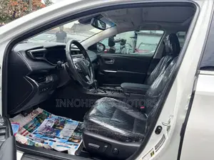 Toyota Avalon Touring (3.5L 6cyl 6A) 2018 White