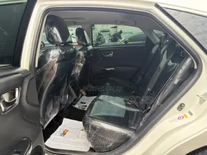 Toyota Avalon Touring (3.5L 6cyl 6A) 2018 White