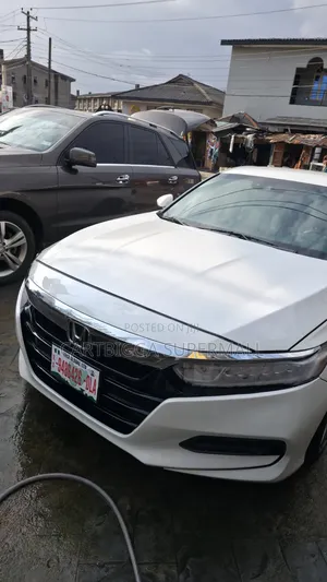Honda Accord LX (1.5L 4cyl Turbo CVT) 2019 White