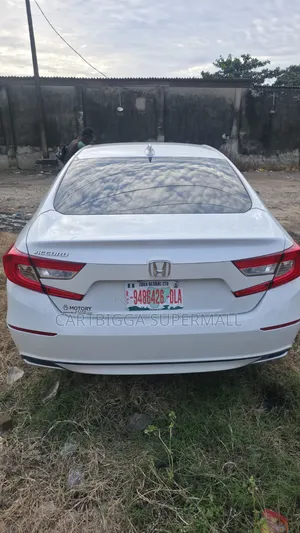 Honda Accord LX (1.5L 4cyl Turbo CVT) 2019 White