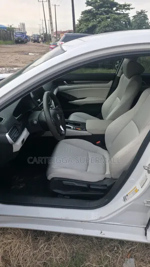 Honda Accord LX (1.5L 4cyl Turbo CVT) 2019 White