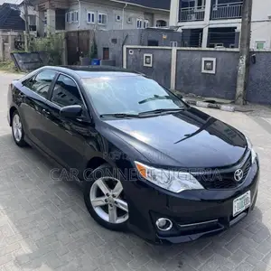 Toyota Camry SE 4dr Sedan (2.5L 4cyl 6A) 2013 Black