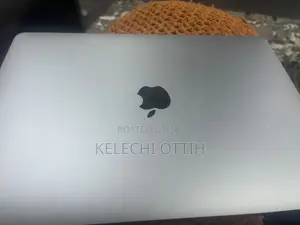 Laptop Apple MacBook Pro 2022 M2 8GB Apple M2 SSD 256GB