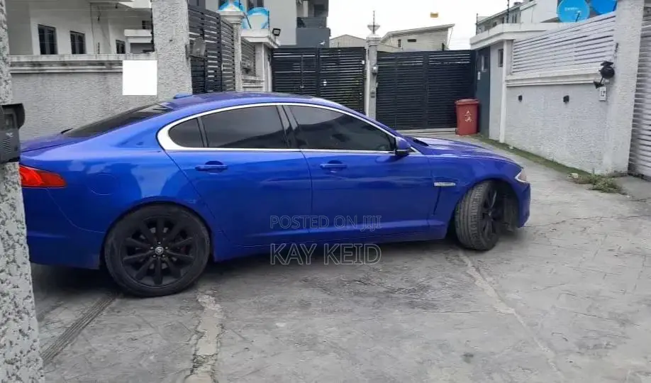 Jaguar XF 2011 Blue