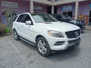 Mercedes-Benz M Class ML350 4MATIC 4dr SUV AWD (3.5L 6cyl 7A) 2014
