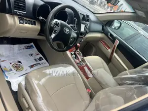 Toyota Highlander 2013 Blue