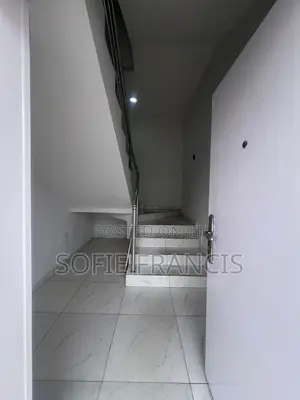 2bdrm Apartment in Harris Drive, VGC / Ajah for rent
