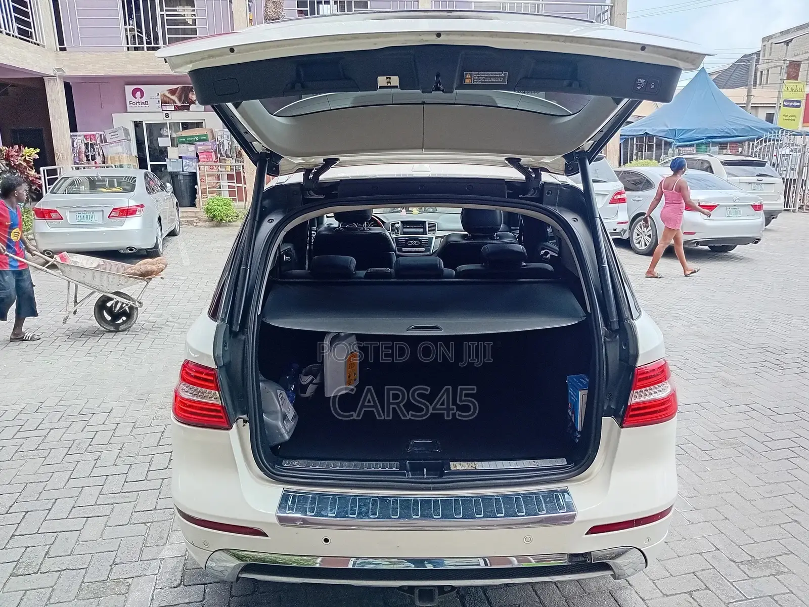 Mercedes-Benz M Class ML350 4MATIC 4dr SUV AWD (3.5L 6cyl 7A) 2014