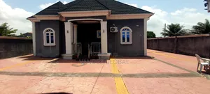 4bdrm Bungalow in Lekki for sale
