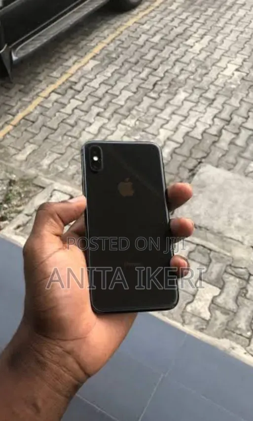 Apple iPhone X 64 GB Black