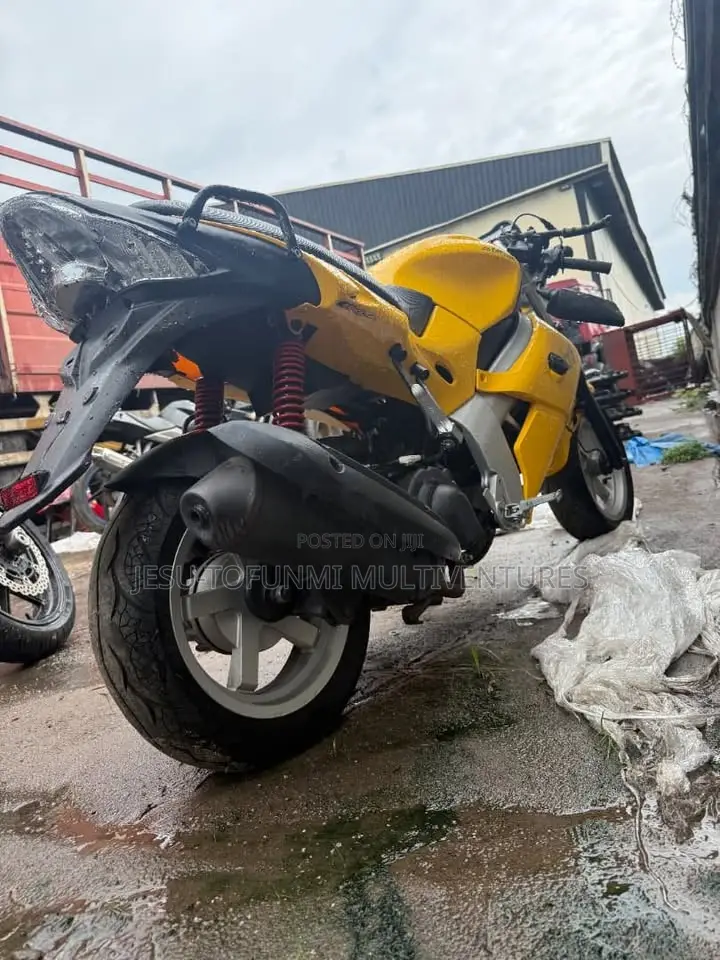Motorcycle 2023 Yellow