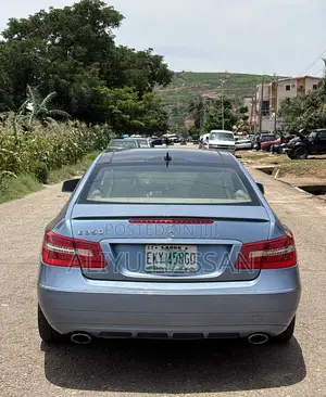 Mercedes-Benz E350 2012 Blue