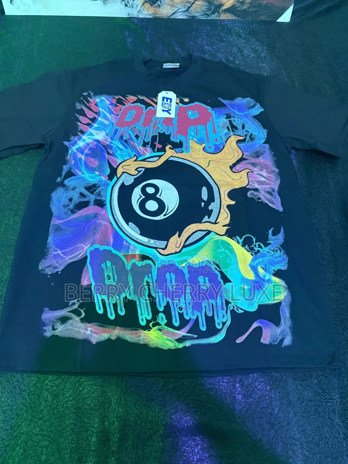 100% Luxury Graphics Tee
