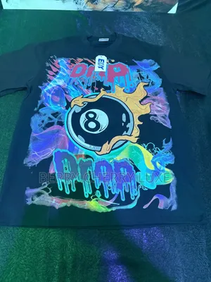 100% Luxury Graphics Tee