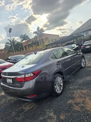 Lexus ES 2015 Gray