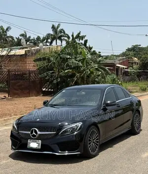 Mercedes-Benz C300 2016 Black