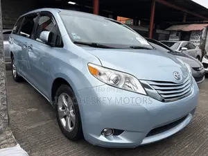 Toyota Sienna LE 8-Passenger 4dr Minivan (3.5L 6cyl 6A) 2015 Blue