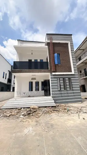 4bdrm Duplex in Basorun for sale