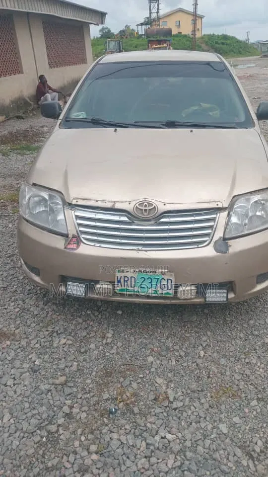 Toyota Corolla 2005 Gray