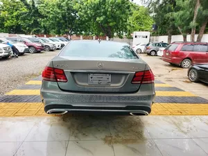Mercedes-Benz E350 Base 4Matic Sedan AWD (3.5L 6cyl 7A) 2014 Gray