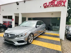 Mercedes-Benz E350 Base 4Matic Sedan AWD (3.5L 6cyl 7A) 2014 Gray