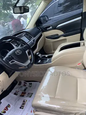 Toyota Highlander XLE 4dr SUV (3.5L 6cyl 6A) 2015 Brown