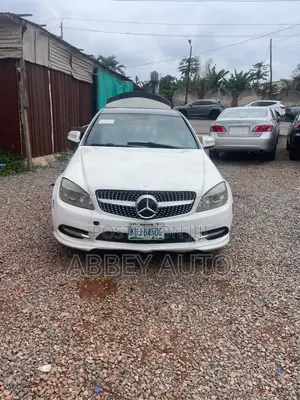 Mercedes-Benz C300 Luxury Sedan AWD (3.0L 6cyl 7A) 2008 White