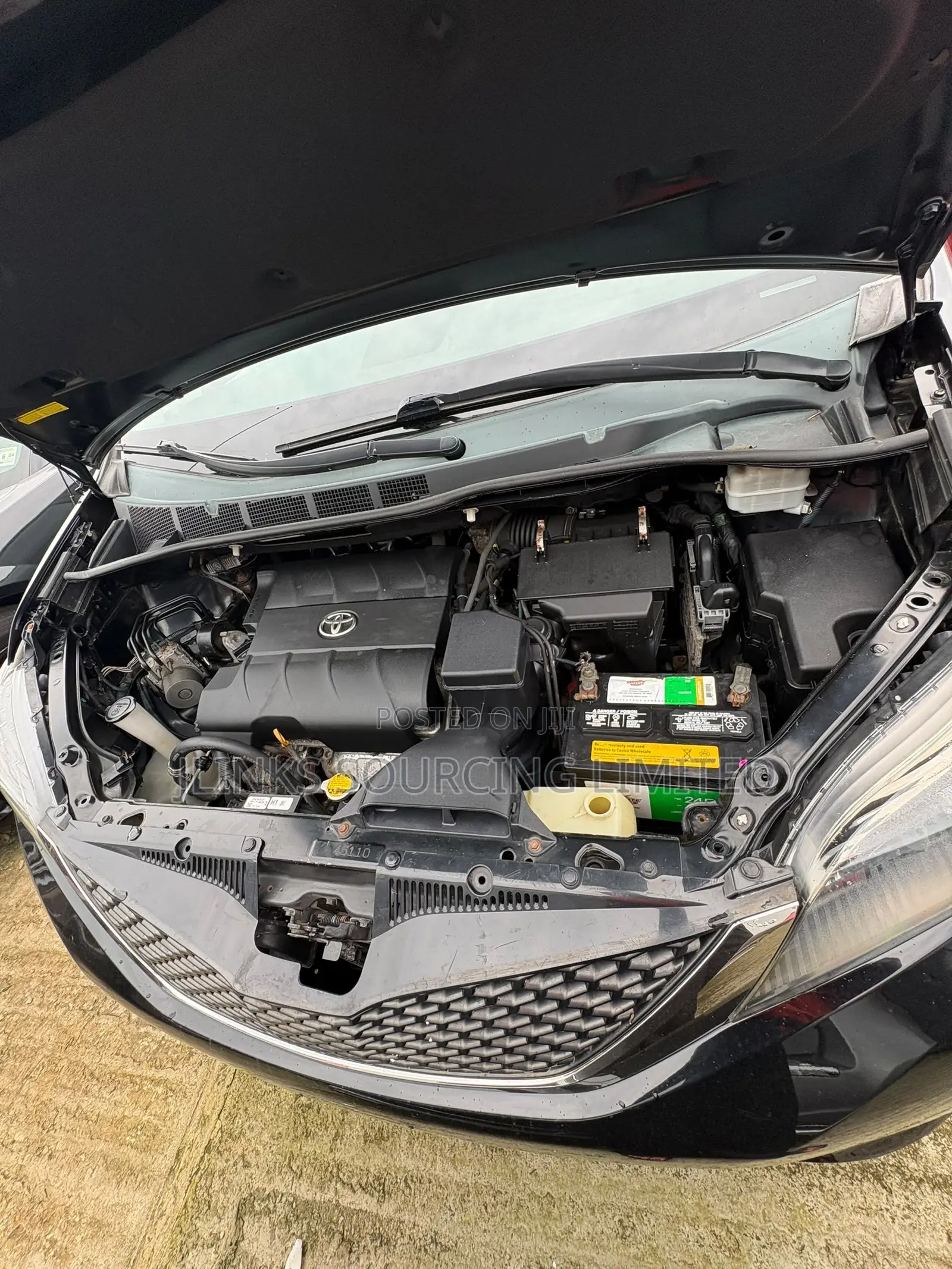Toyota Sienna SE 8 Passenger 2012 Black