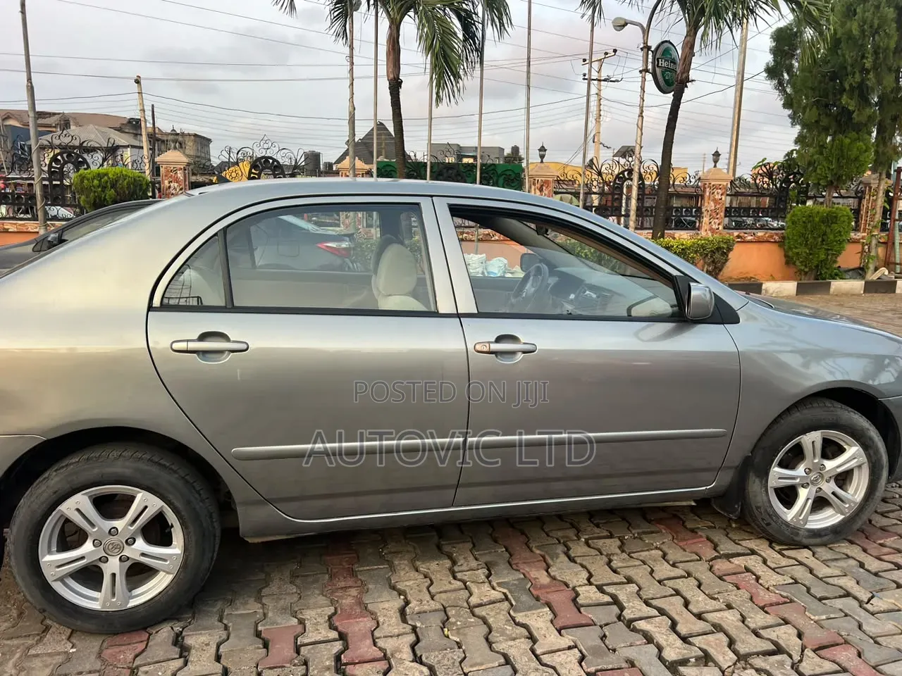 Toyota Corolla LE 2004 Gray