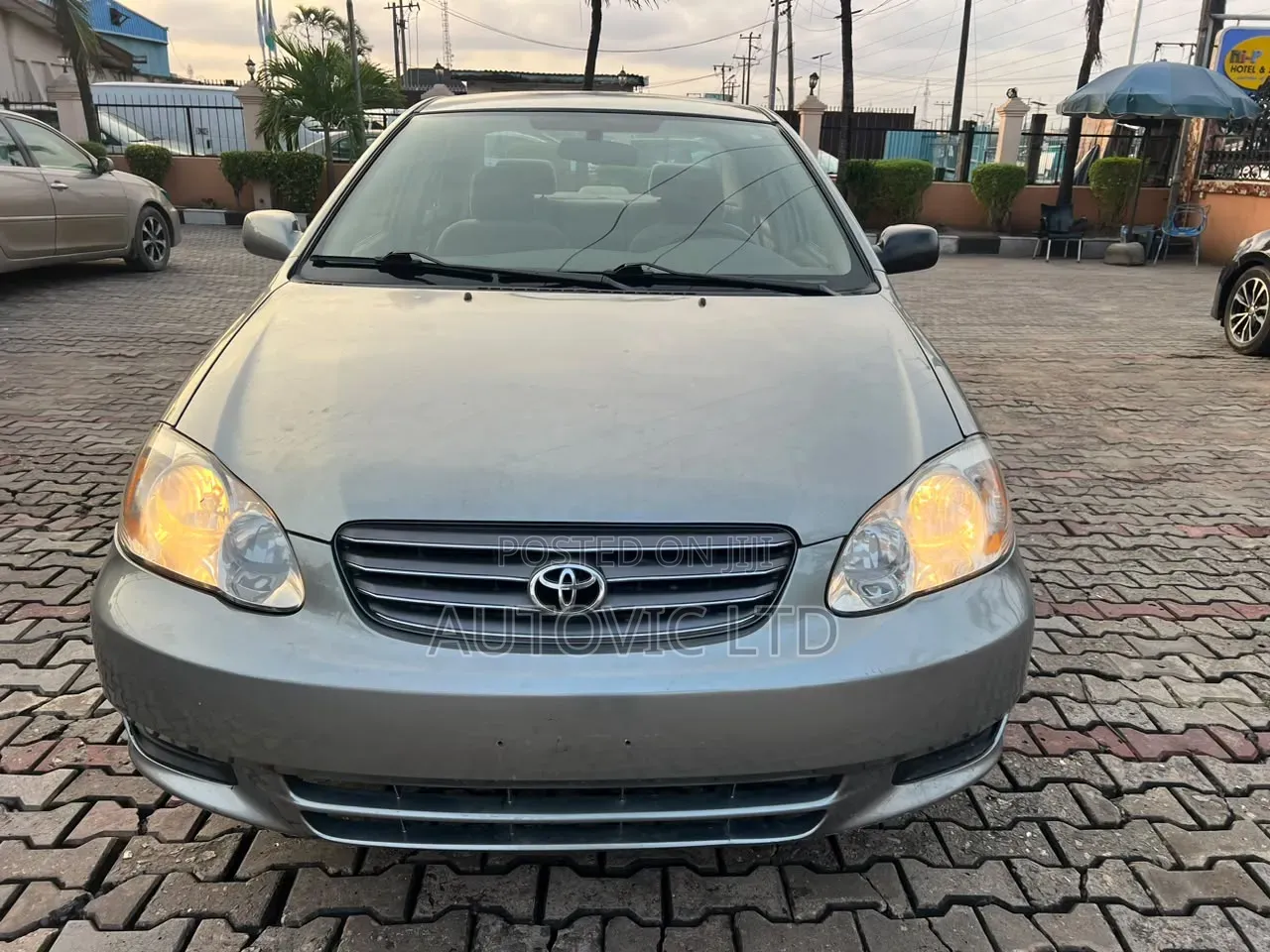 Toyota Corolla LE 2004 Gray
