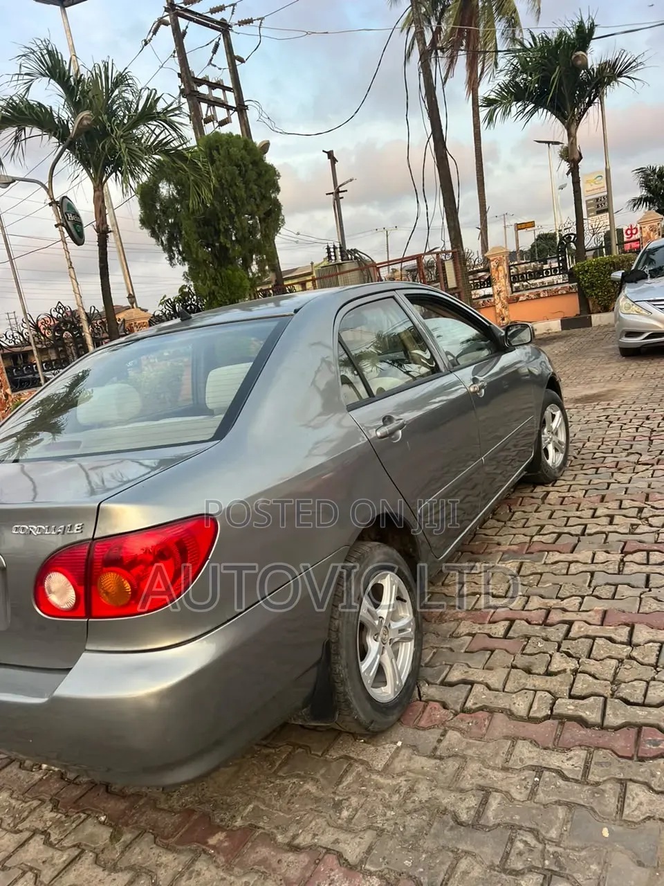 Toyota Corolla LE 2004 Gray