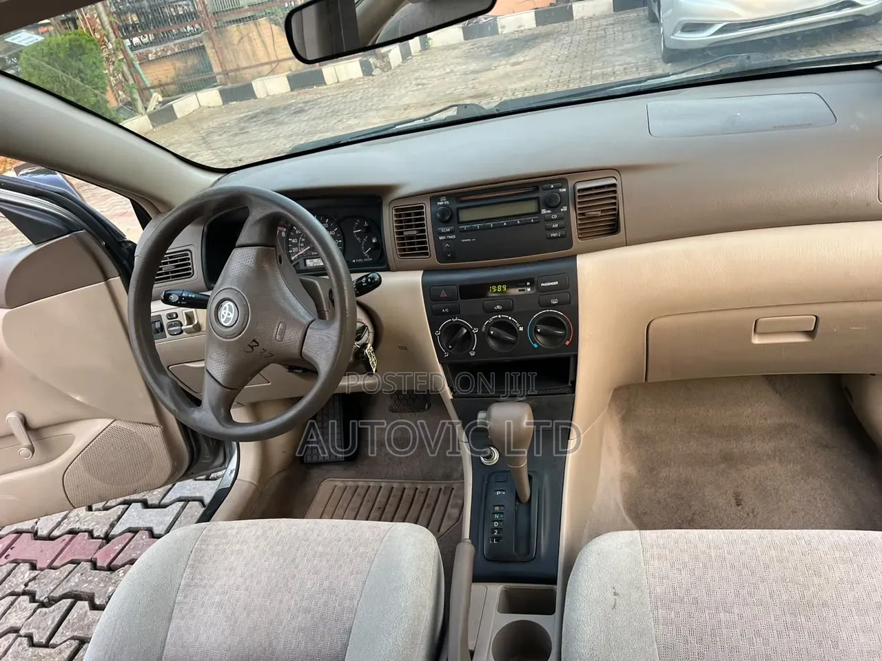 Toyota Corolla LE 2004 Gray