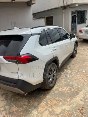 Toyota RAV4 2023 White