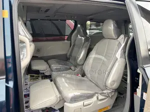 Toyota Sienna Limited FWD 7-Passenger 2013 Blue
